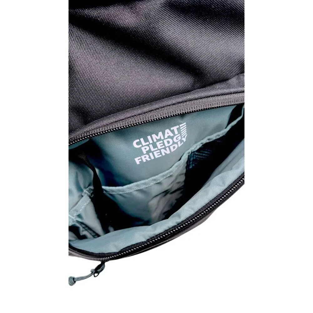 NWT Thule Unisex Climate Pledge Friendly Laptop Hiking Backpack Black